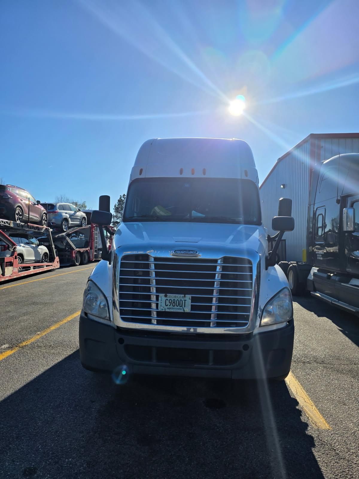 Stacy Jones Trucking - Professional Interstate Freight Service